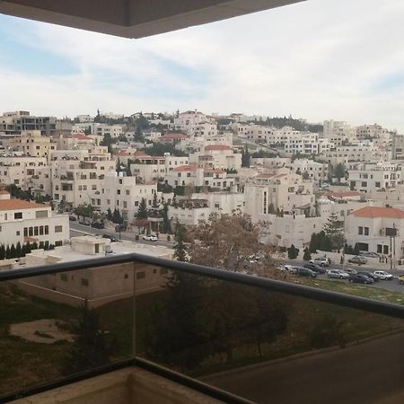 Cozy Dair Ghbar apartment Amman Bagian luar foto