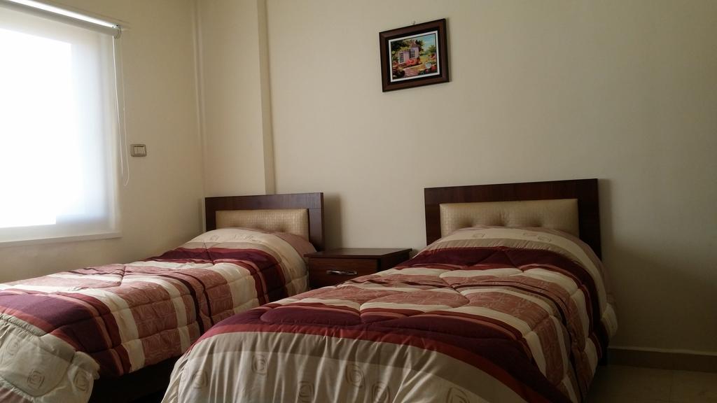 Cozy Dair Ghbar apartment Amman Bagian luar foto