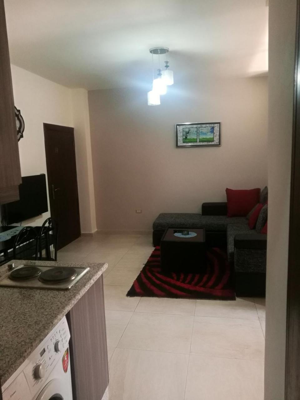 Cozy Dair Ghbar apartment Amman Bagian luar foto